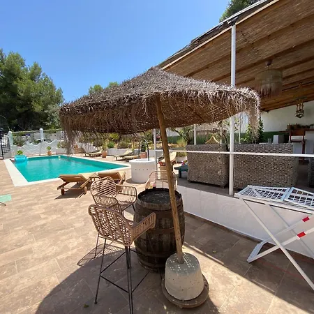 Dos Hermanos Villa