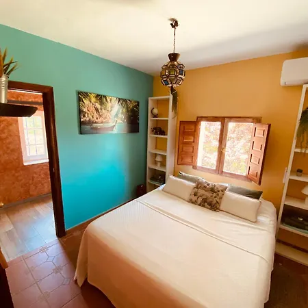 Dos Hermanos Villa